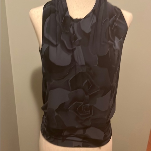 Express Floral Sleeveless Top - Black - Picture 4 of 5